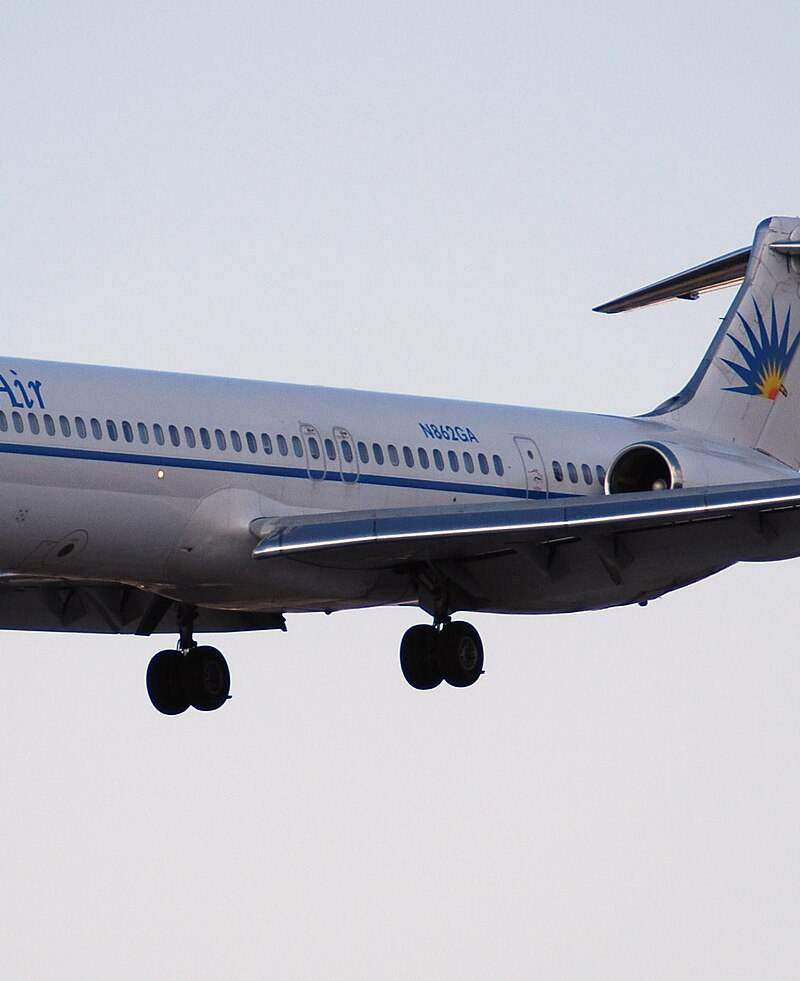 N862GA - Douglas