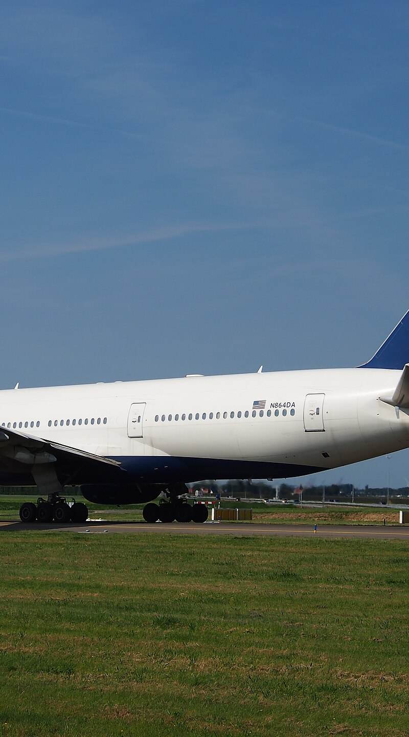 N864DA - Twin-engine aircraft