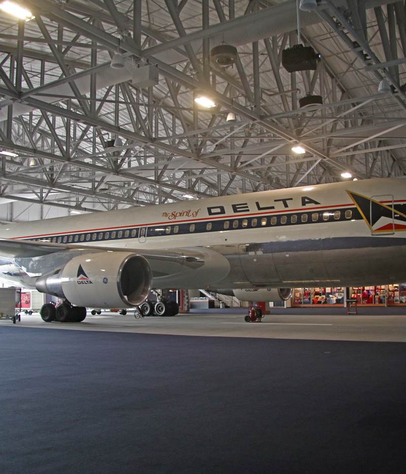 N102DA - Twin-engine aircraft