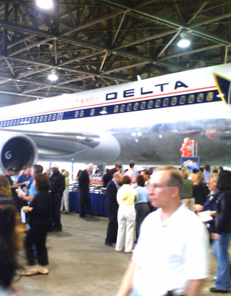 N102DA - Twin-engine aircraft