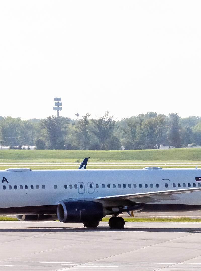 N864DN - Twin-engine aircraft