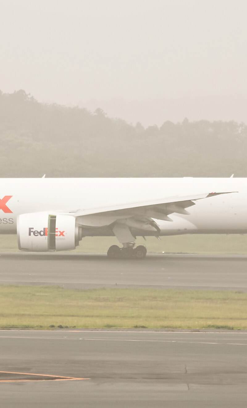 N864FD - Twin-engine aircraft