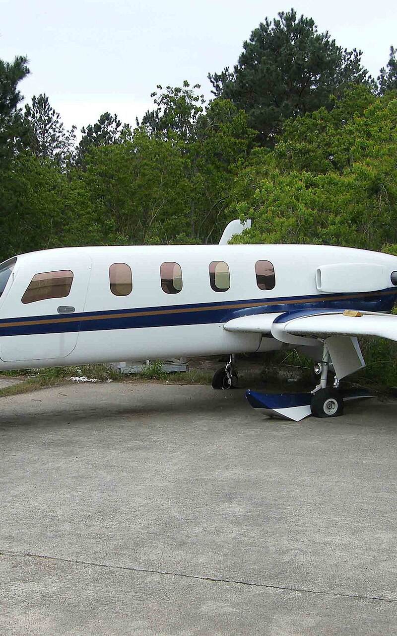 N102JC - Twin-engine aircraft