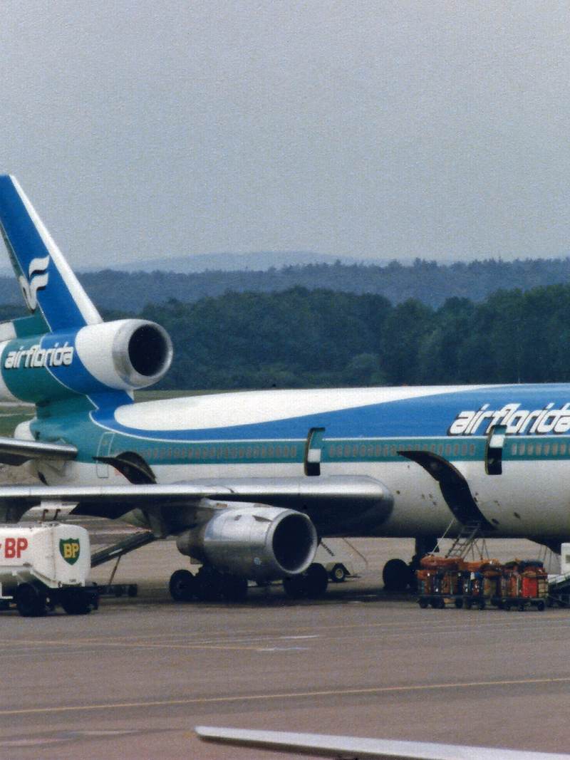 N102TV - Douglas