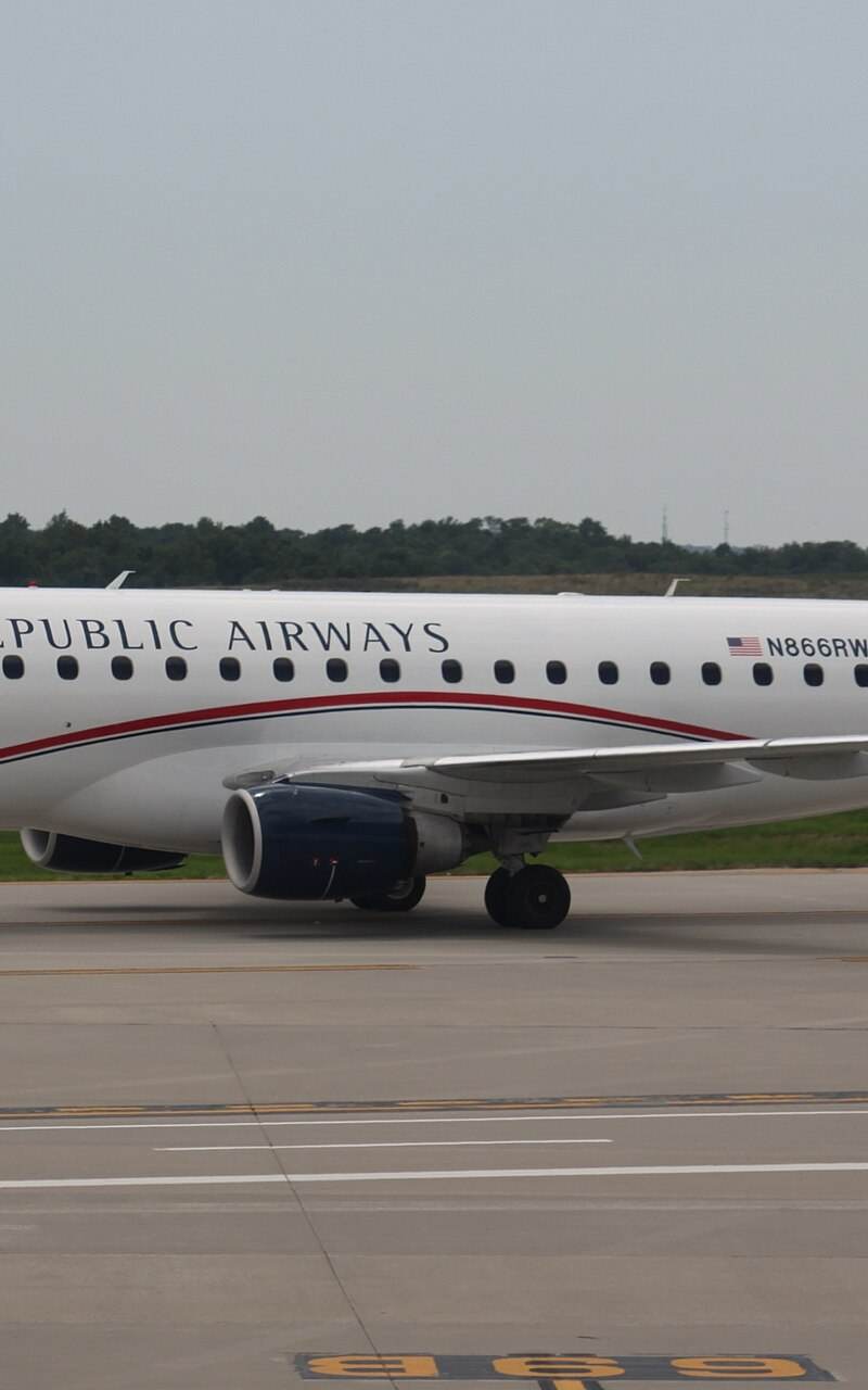 N866RW - Embraer