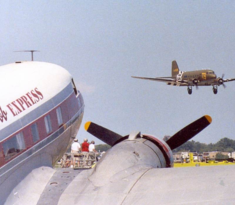 N103NA - Twin-engine aircraft