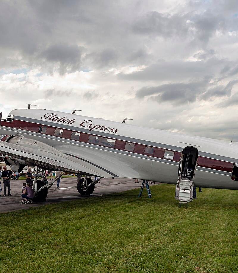 N103NA - Douglas
