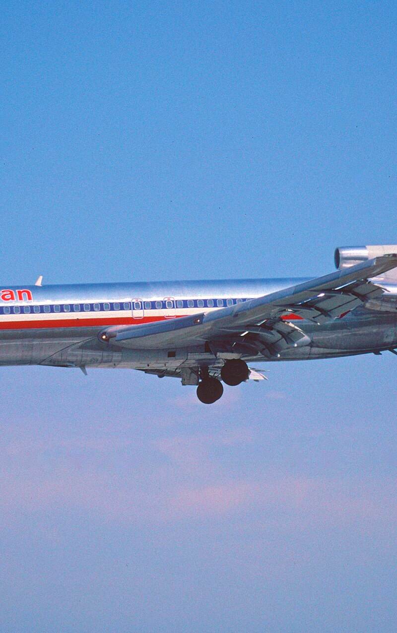 N869AA - Douglas