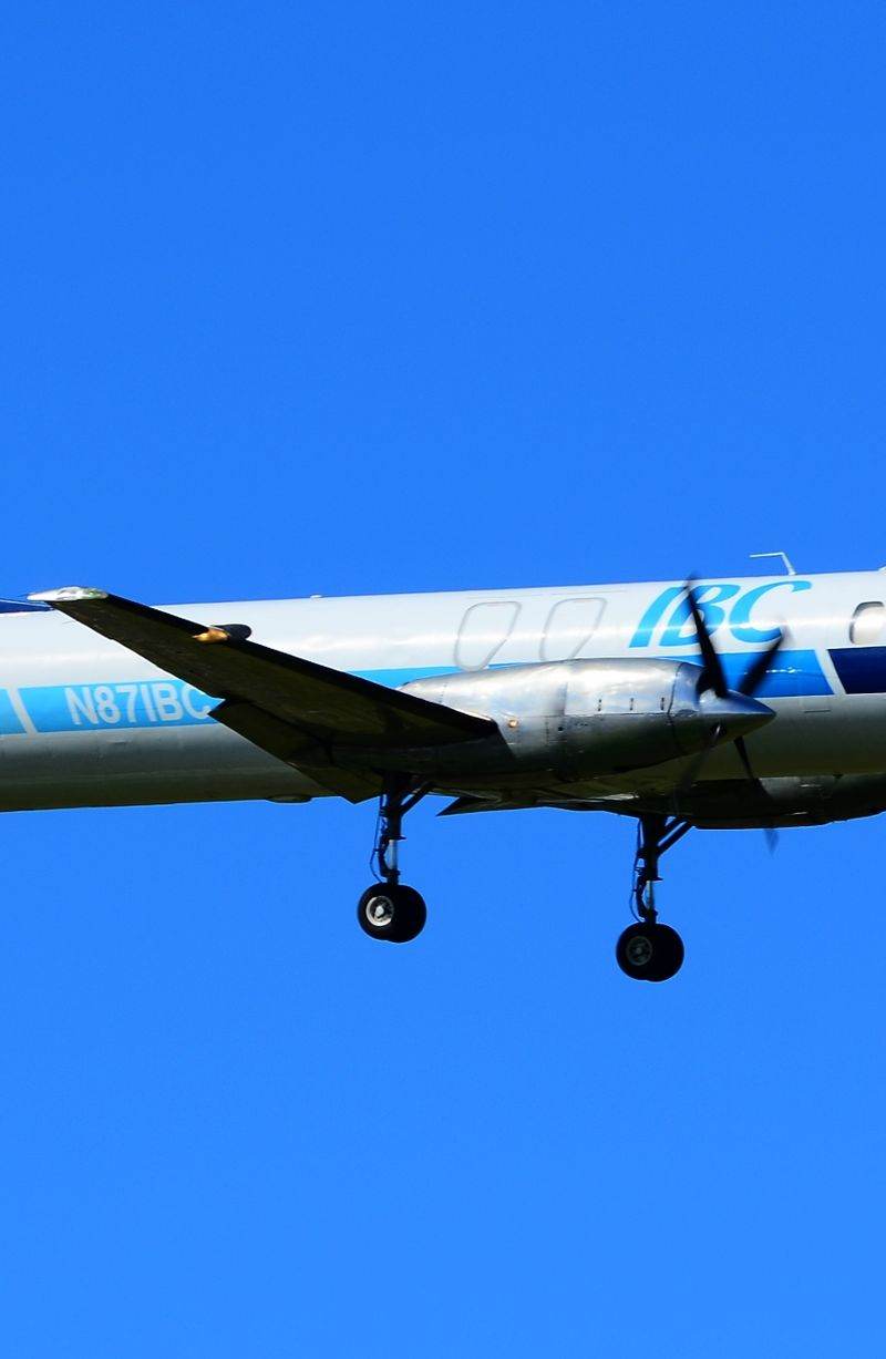 N871BC - Twin-engine aircraft