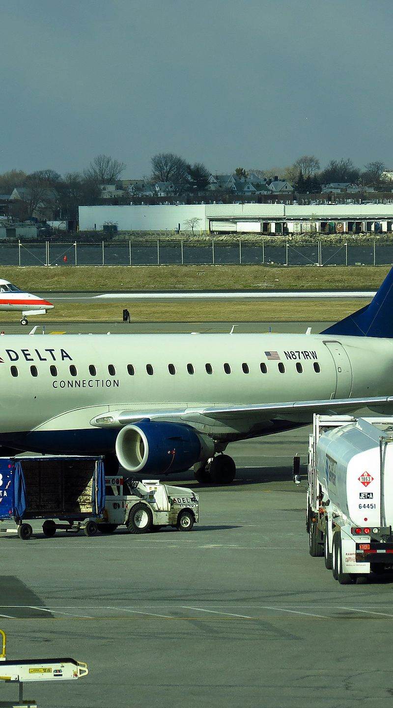 N871RW - Embraer