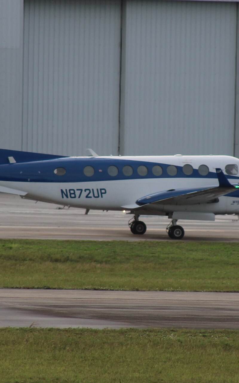 N872UP - Twin-engine aircraft