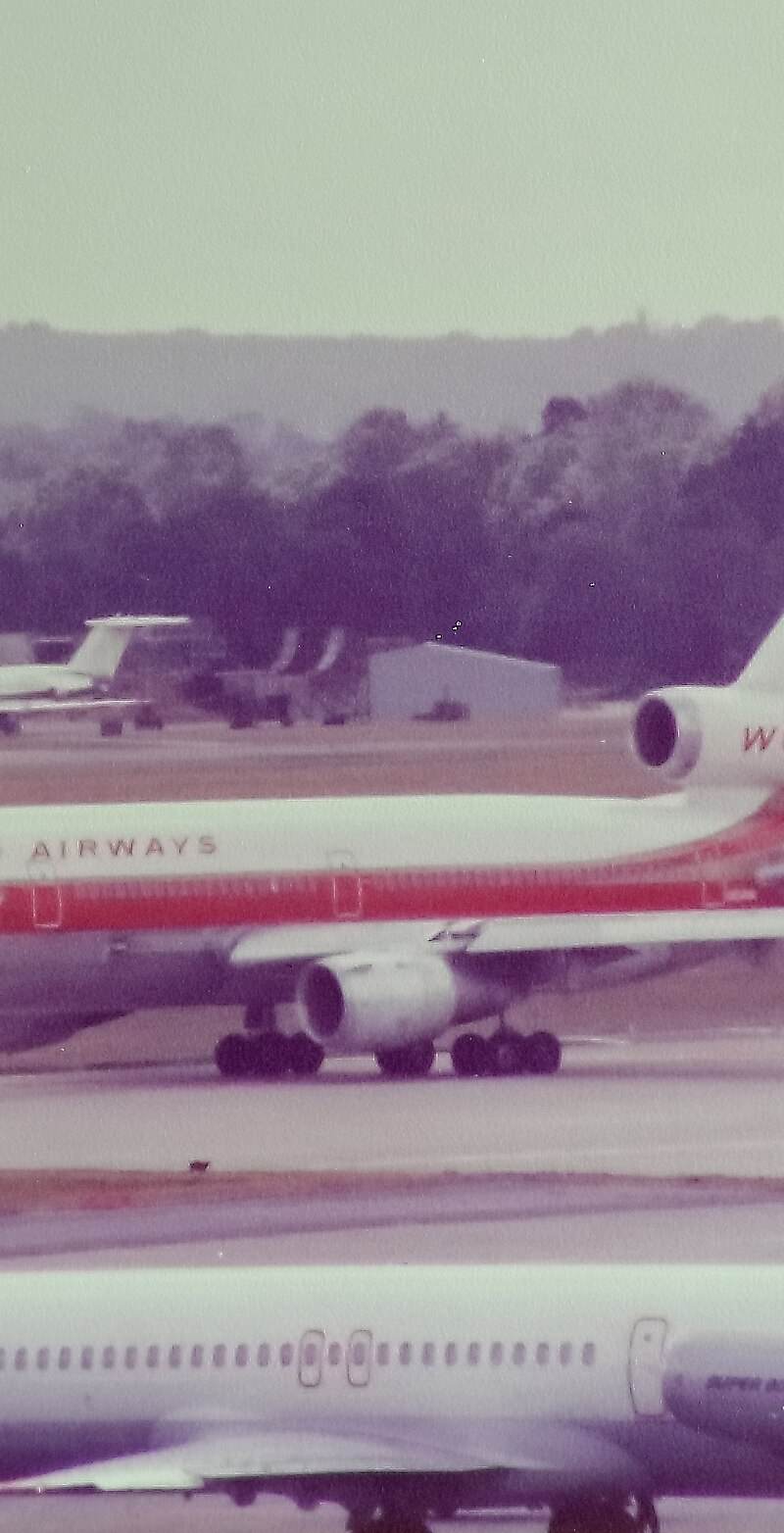 N104WA - Douglas