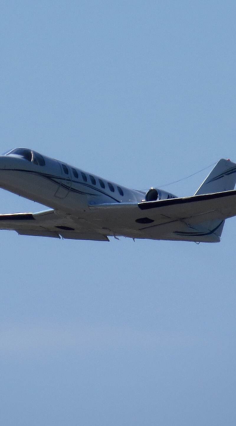 N3FA - Business jet