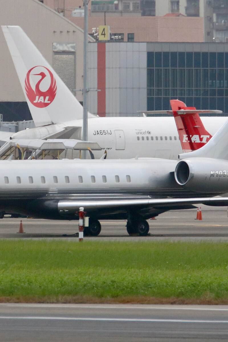 N103ZZ - Business jet