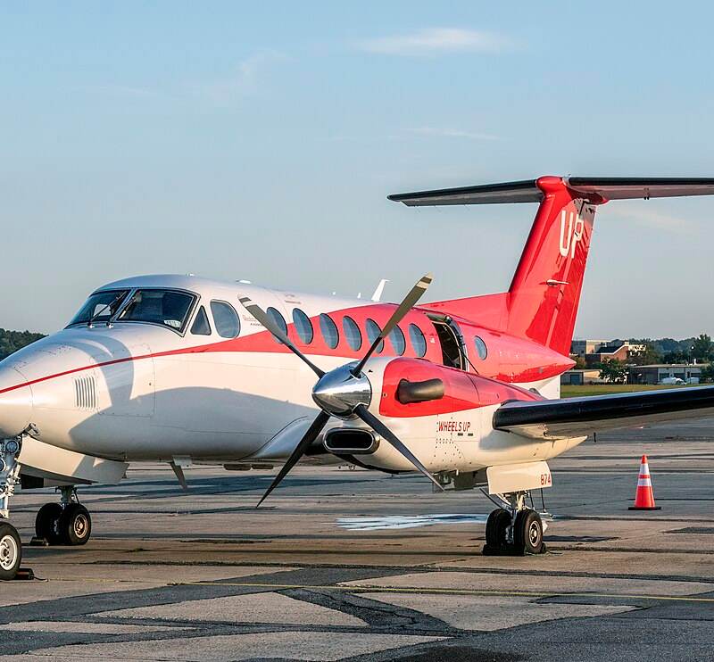 N874UP - Twin-engine aircraft