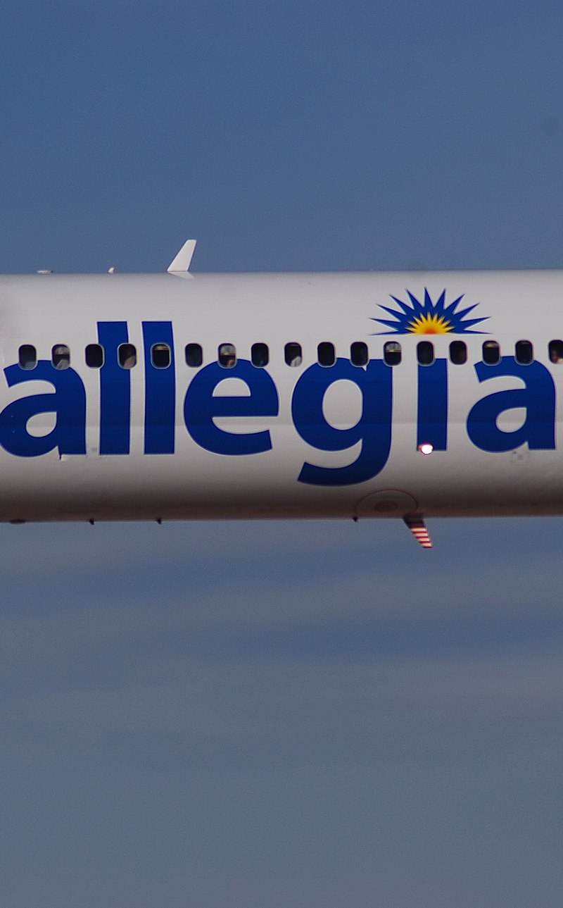 N876GA - Douglas