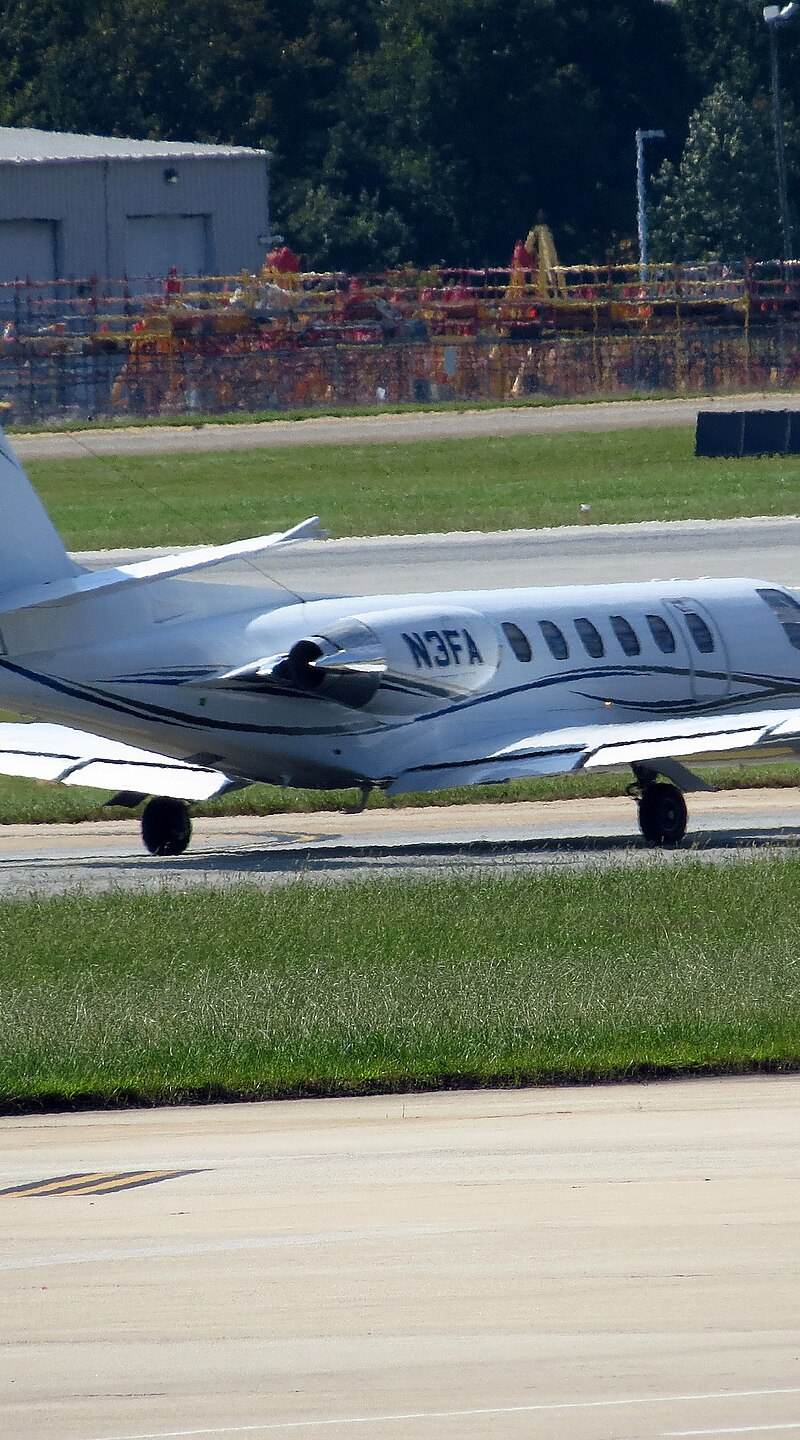 N3FA - Business jet