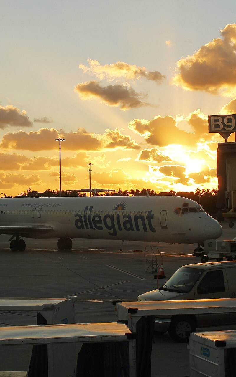 N879GA - Douglas