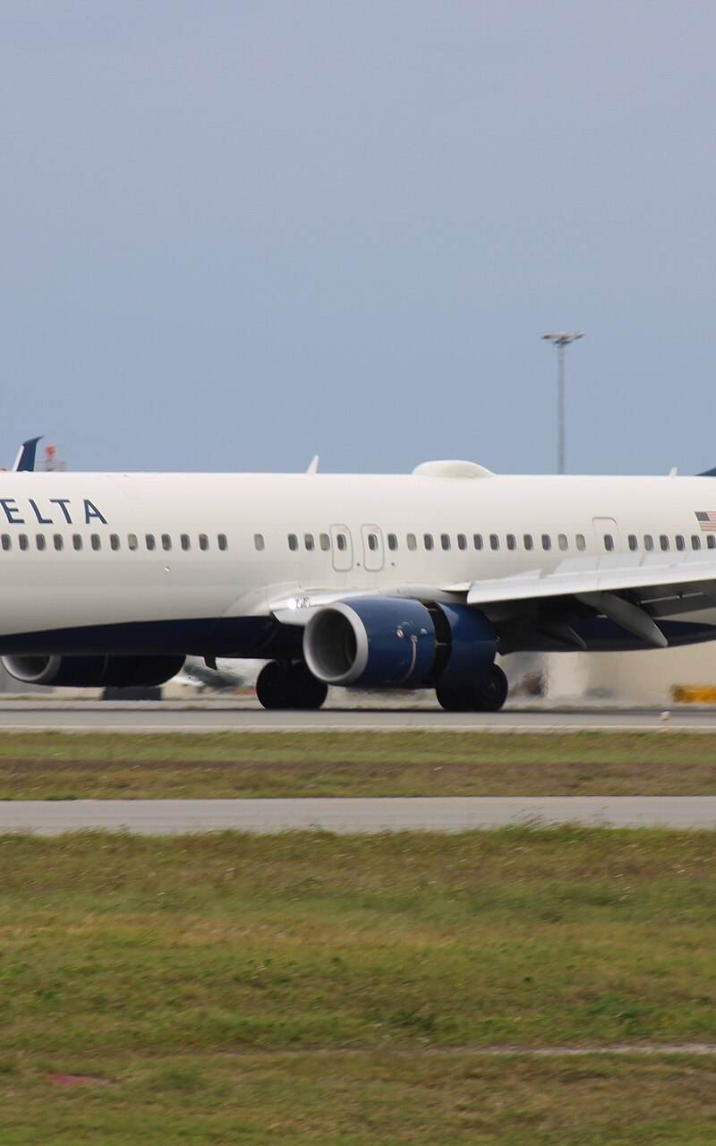 N880DN - Twin-engine aircraft