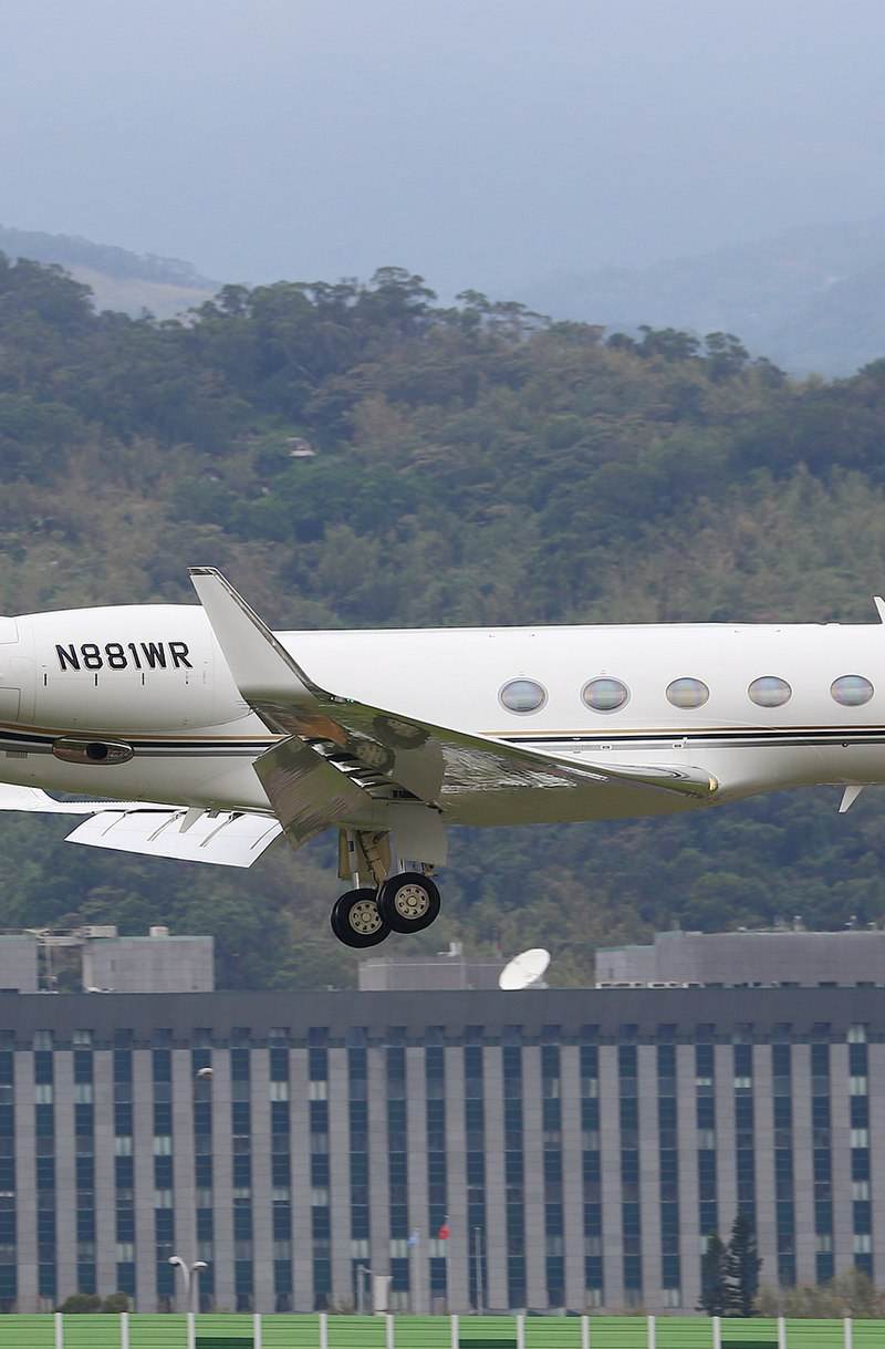 N881WR - Business jet