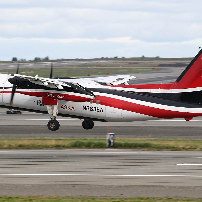 N883EA - Twin-engine aircraft