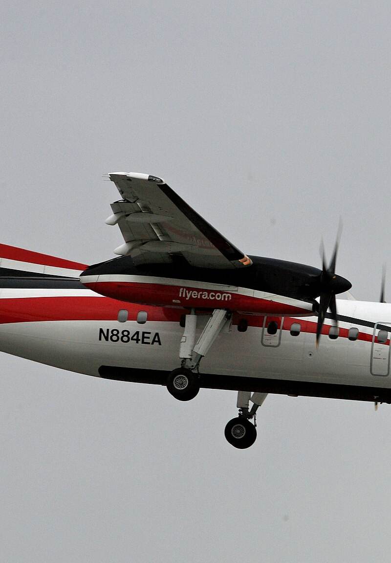 N884EA - Twin-engine aircraft