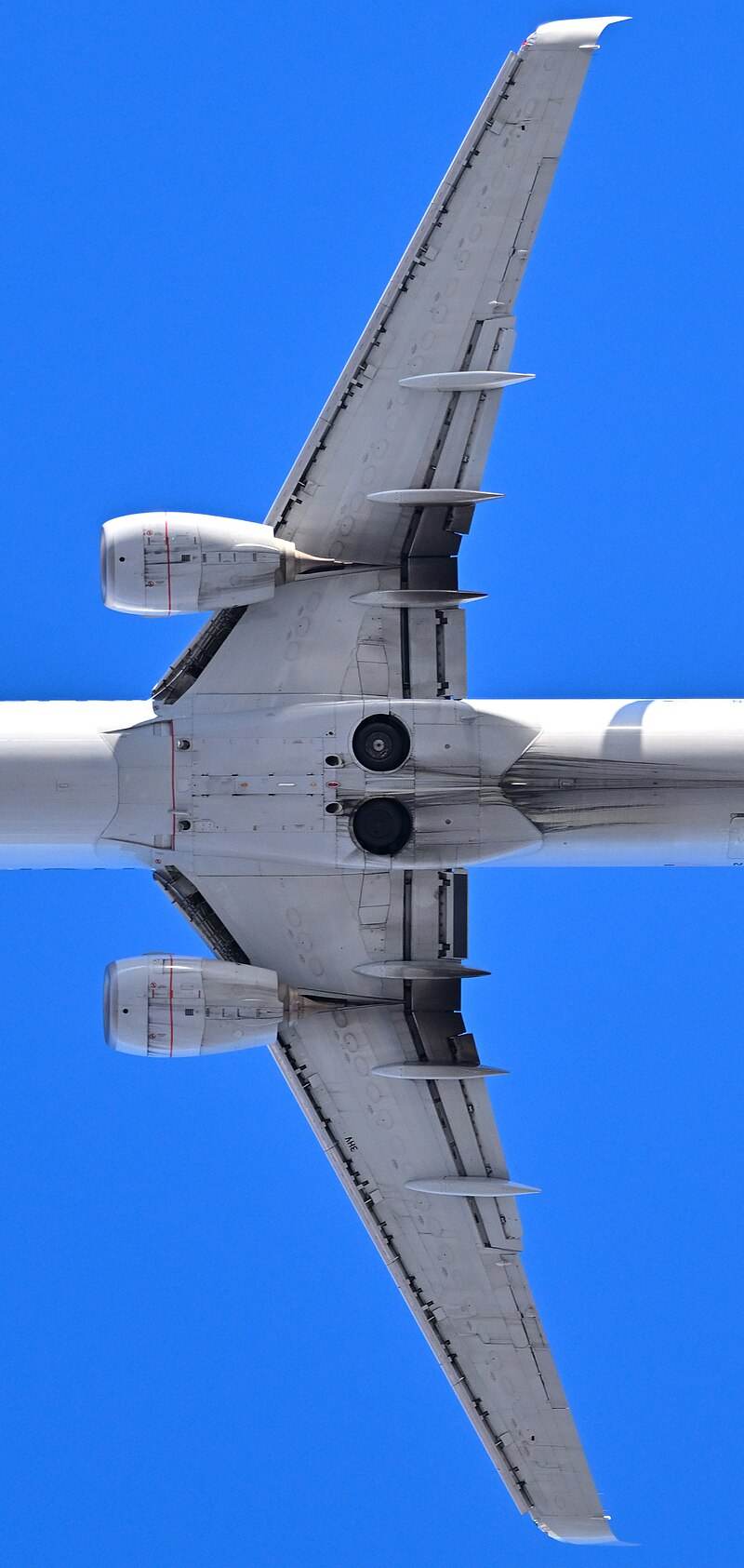 N886NN - Twin-engine aircraft