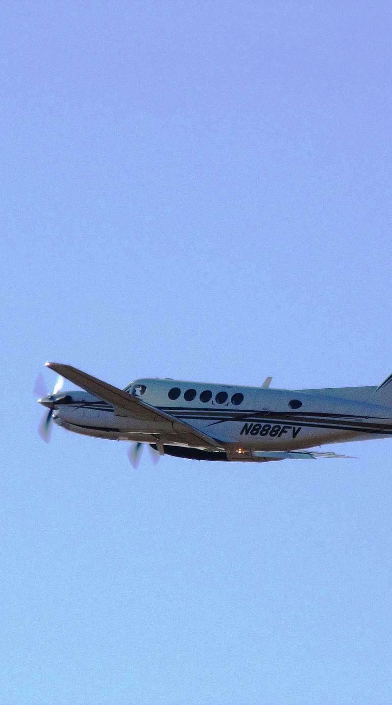 N888FV - Twin-engine aircraft