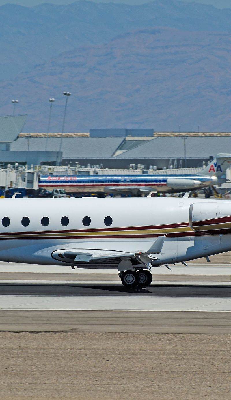 N889MR - Business jet
