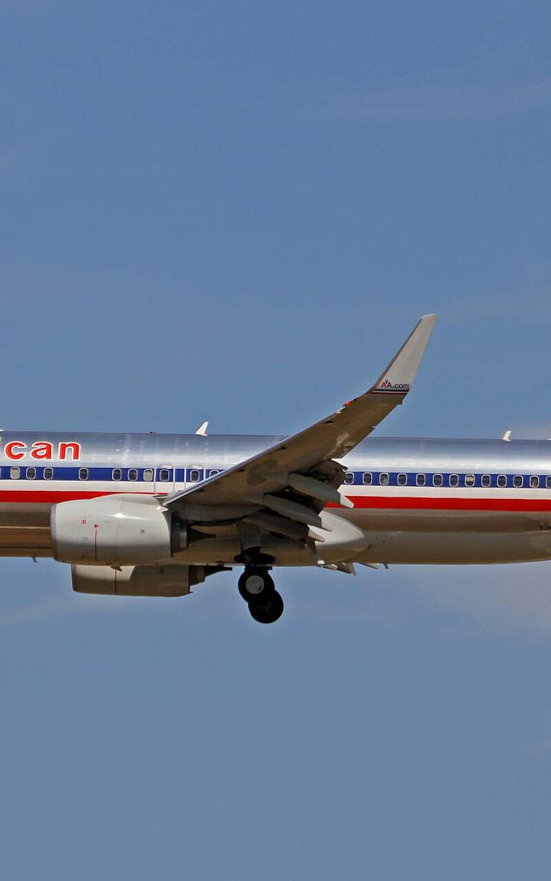 N892NN - Twin-engine aircraft