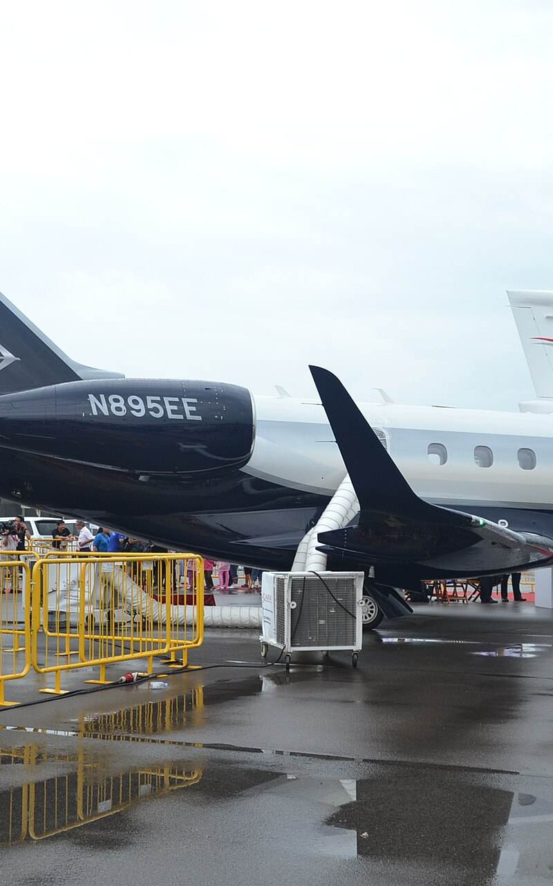 N895EE - Business jet