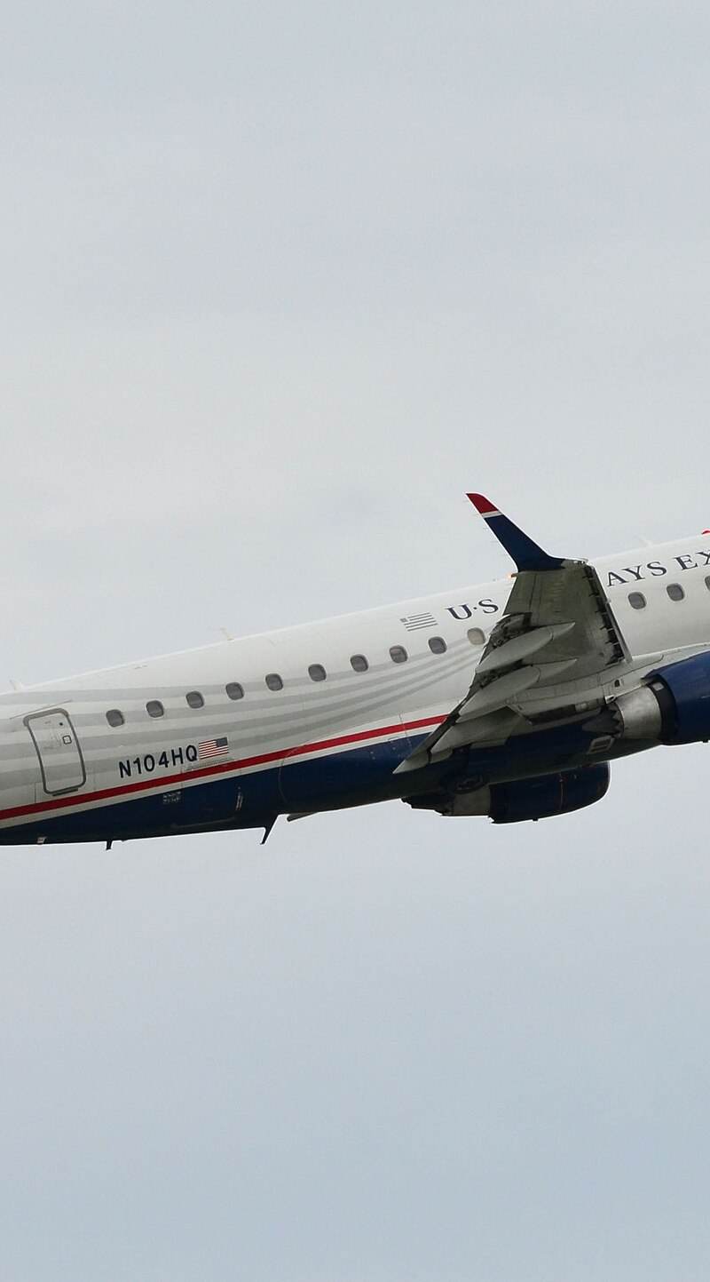 N104HQ - Embraer