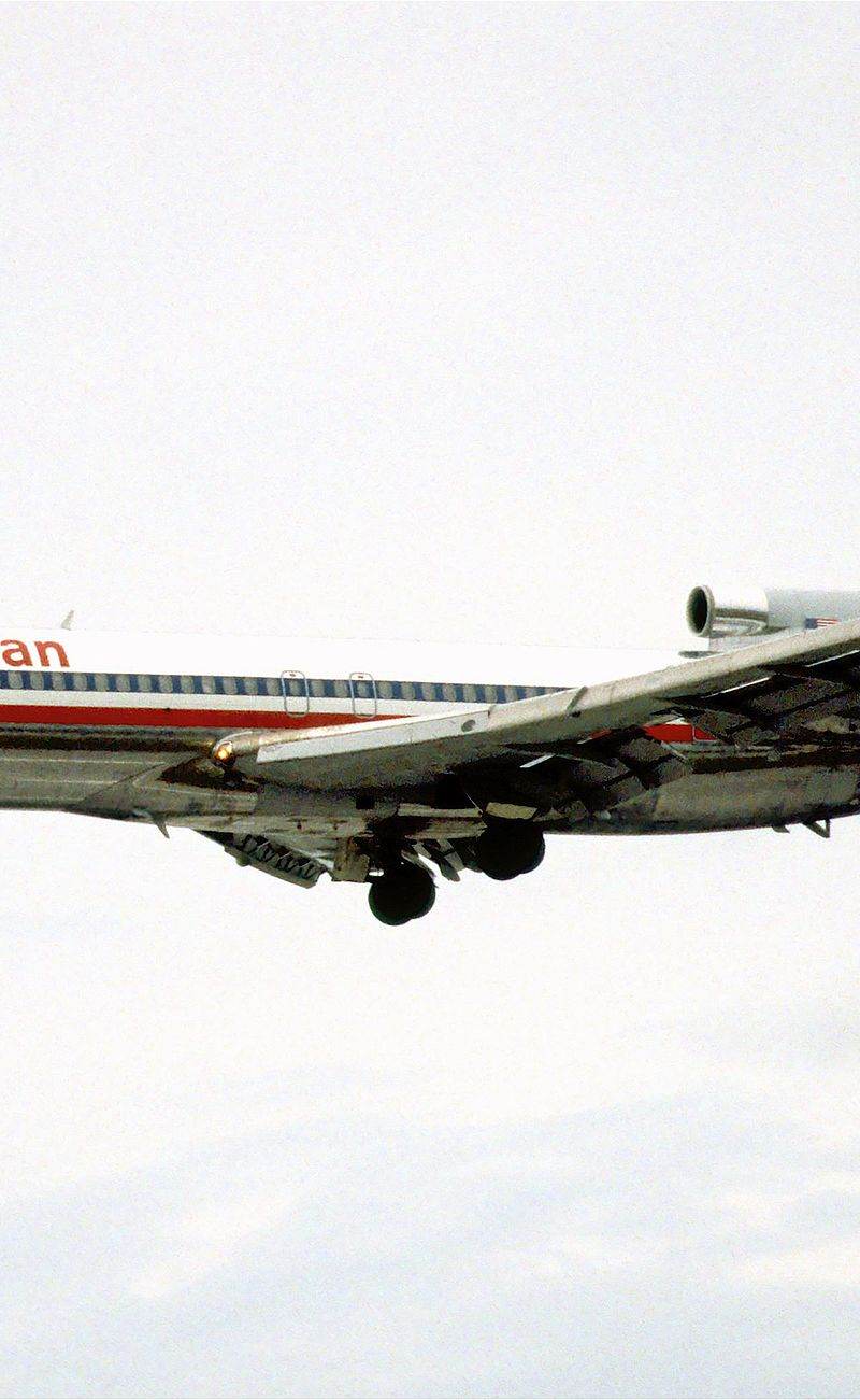 N898AA - Aircraft