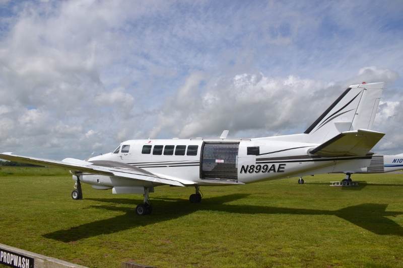 N899AE - Twin-engine aircraft