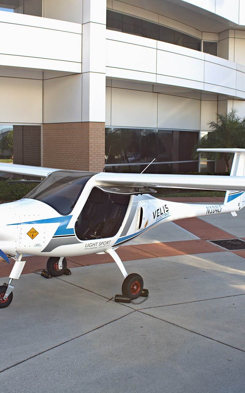 N104LF - Aircraft