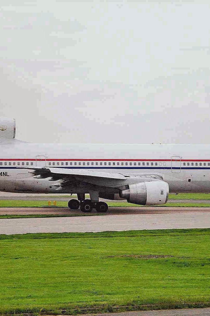 N104NL - Lockheed