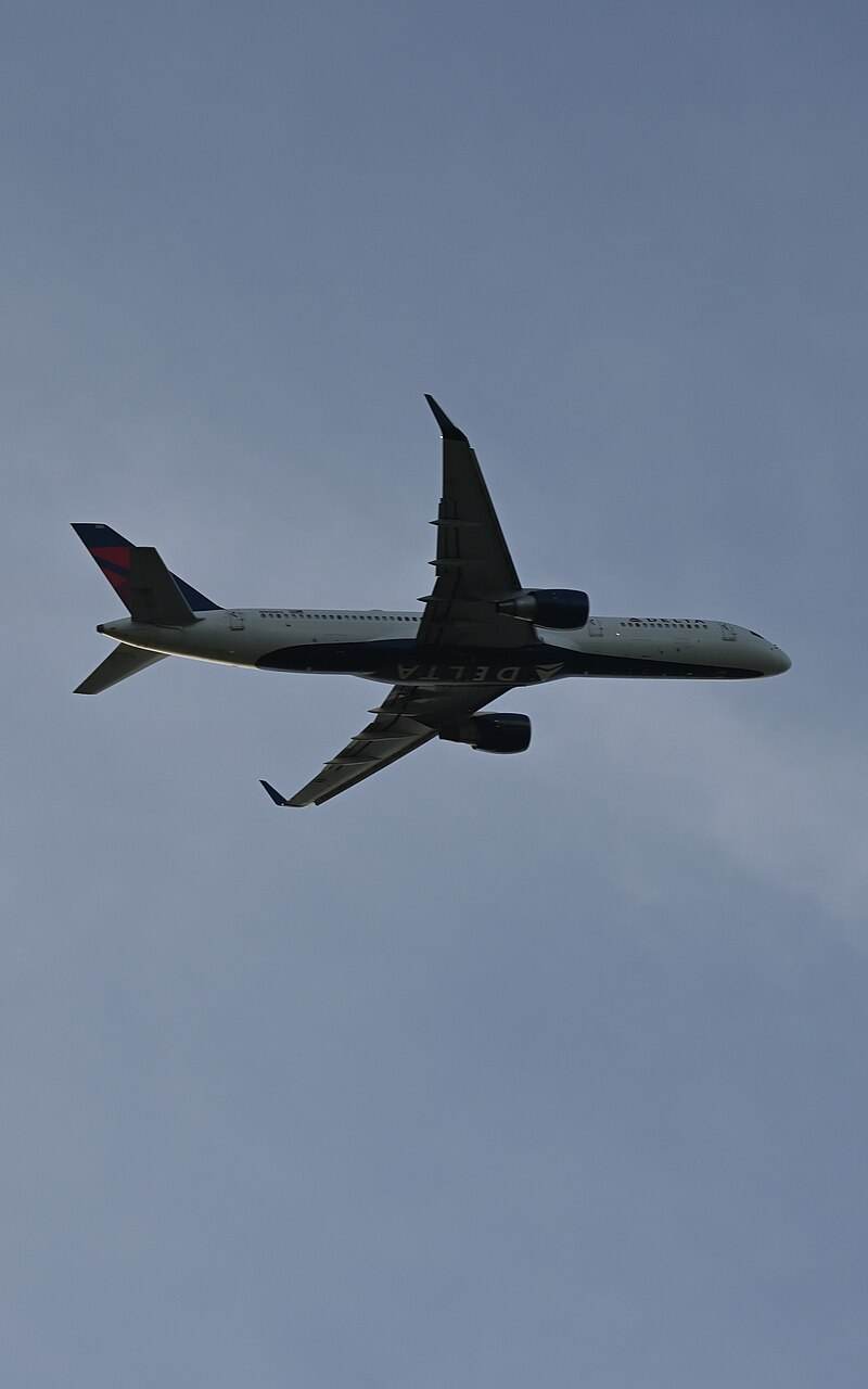 N900PC - Twin-engine aircraft