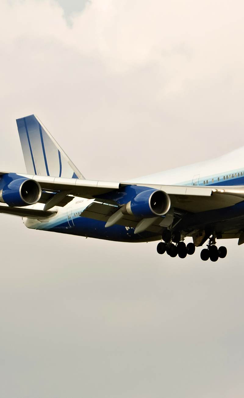 N104UA - Boeing