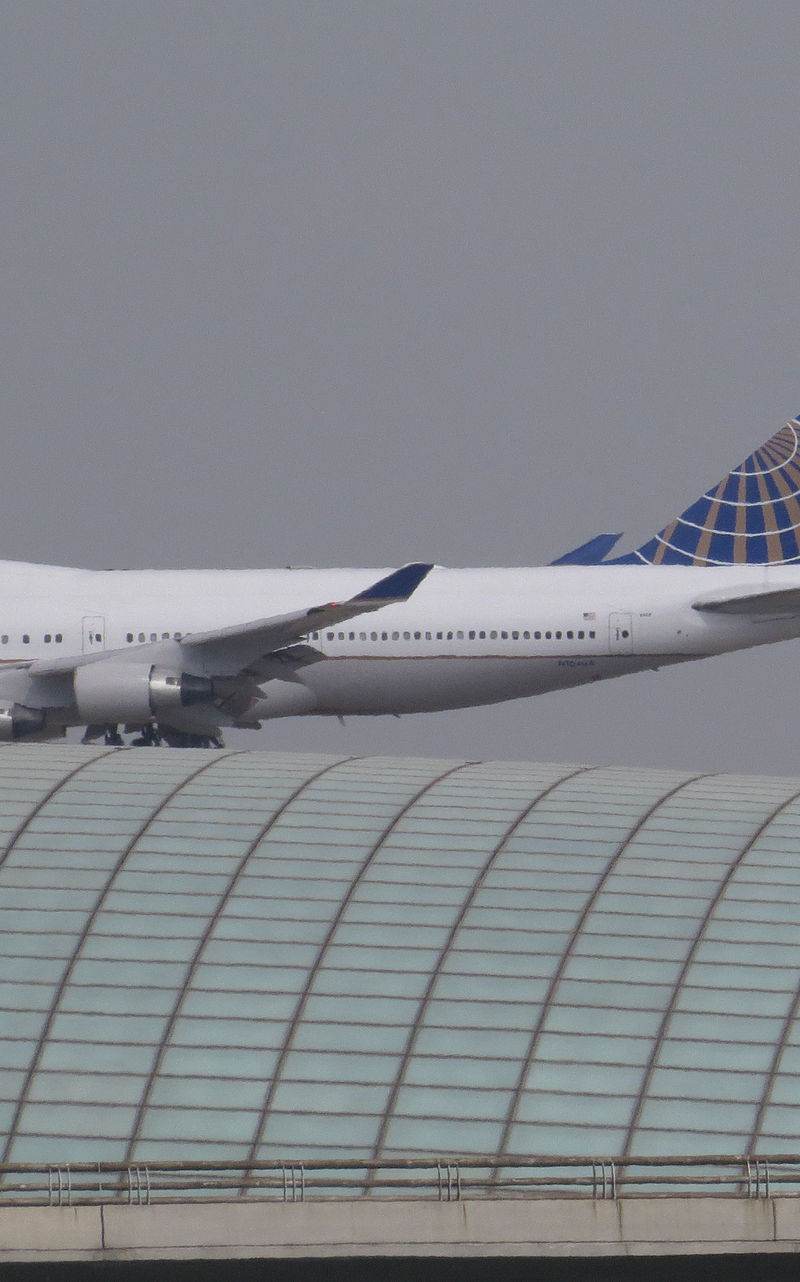 N104UA - Boeing