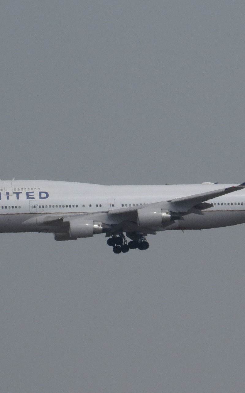N104UA - Boeing