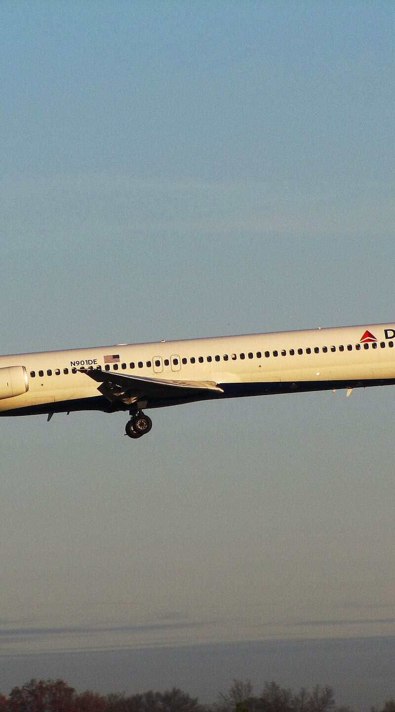 N901DE - Douglas