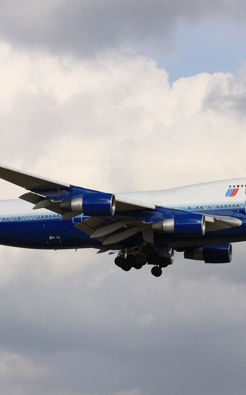 N104UA - Boeing