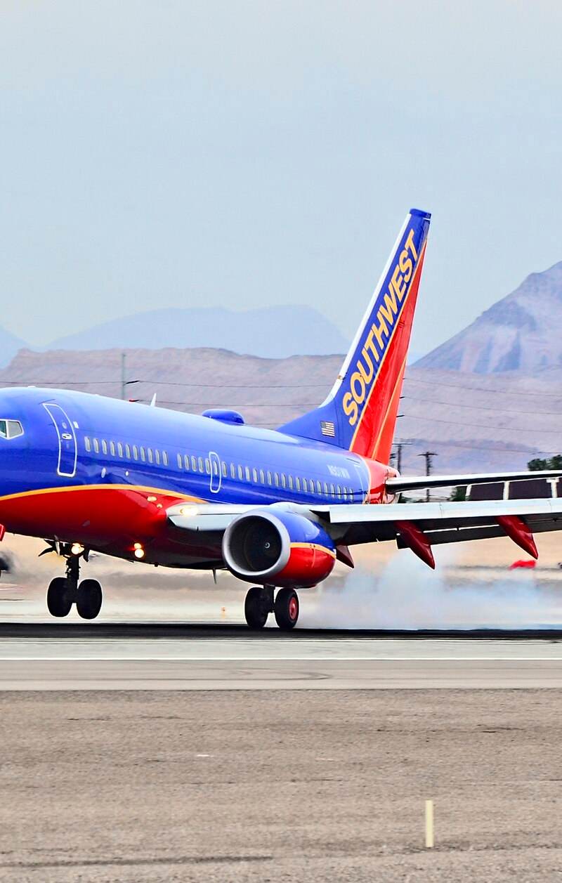 N901WN - Twin-engine aircraft