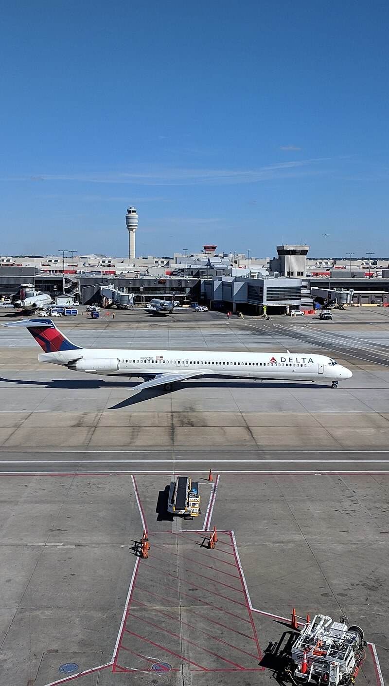 N902DE - Douglas