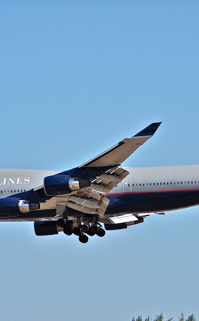 N104UA - Boeing