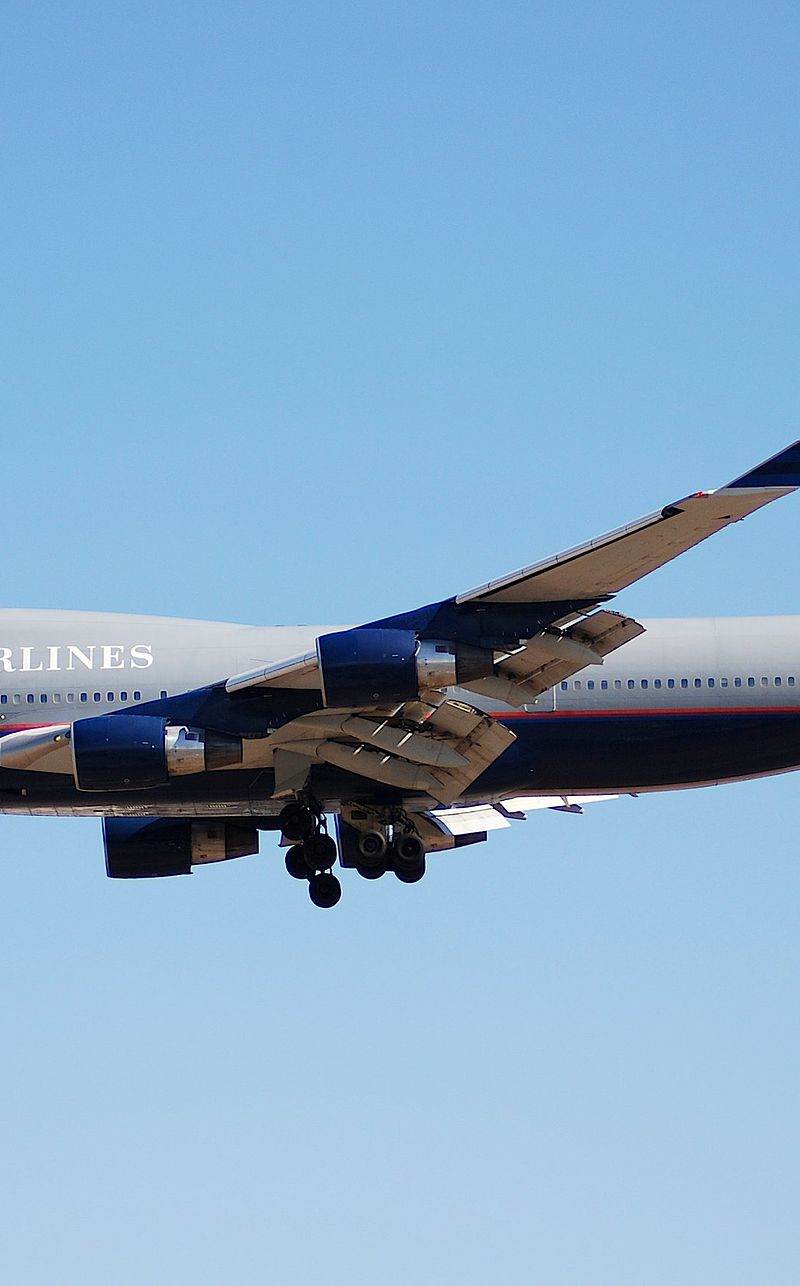 N104UA - Boeing