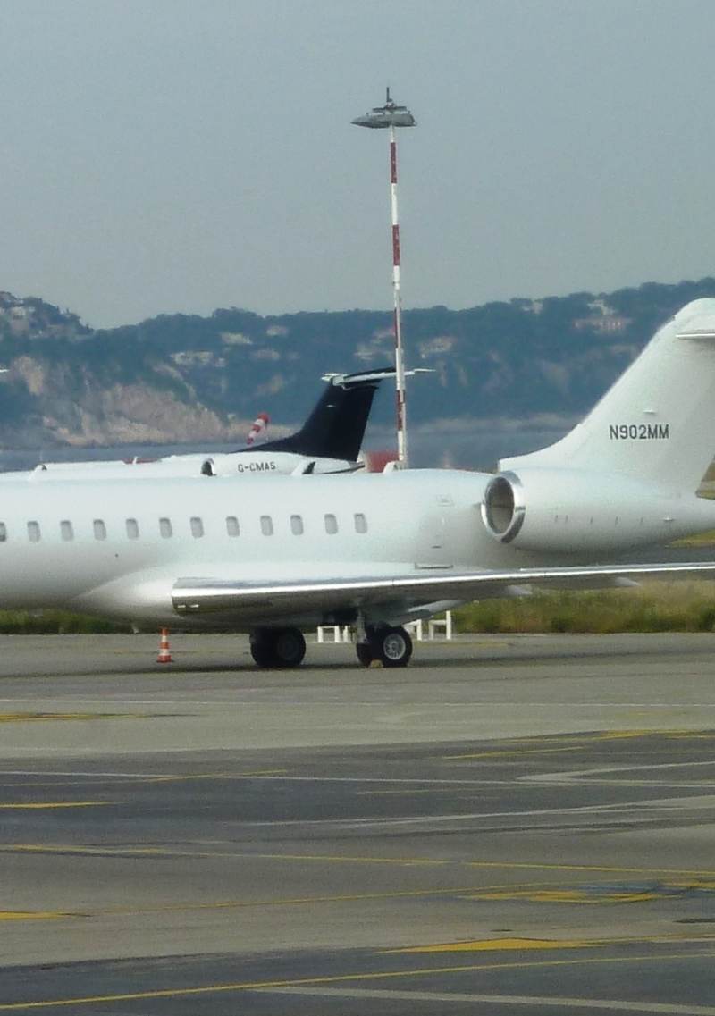 N902MM - Business jet