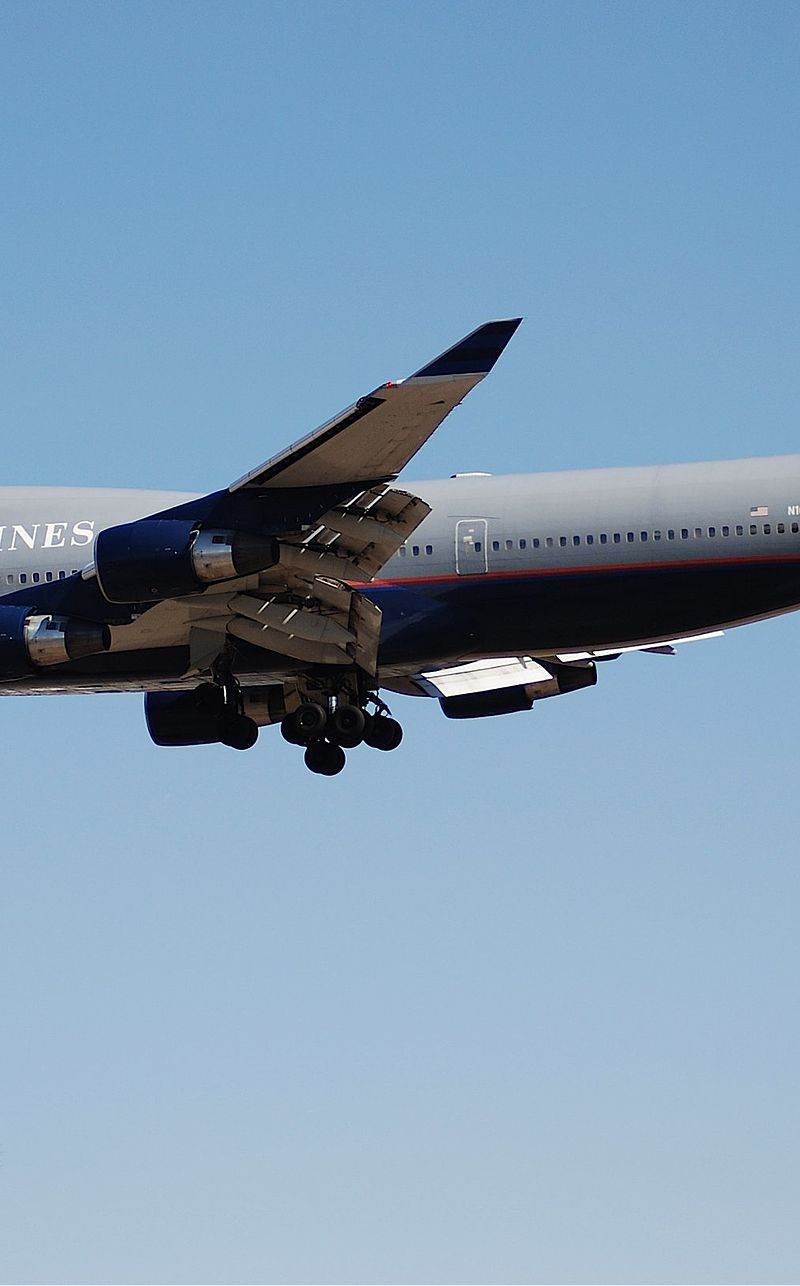 N104UA - Boeing