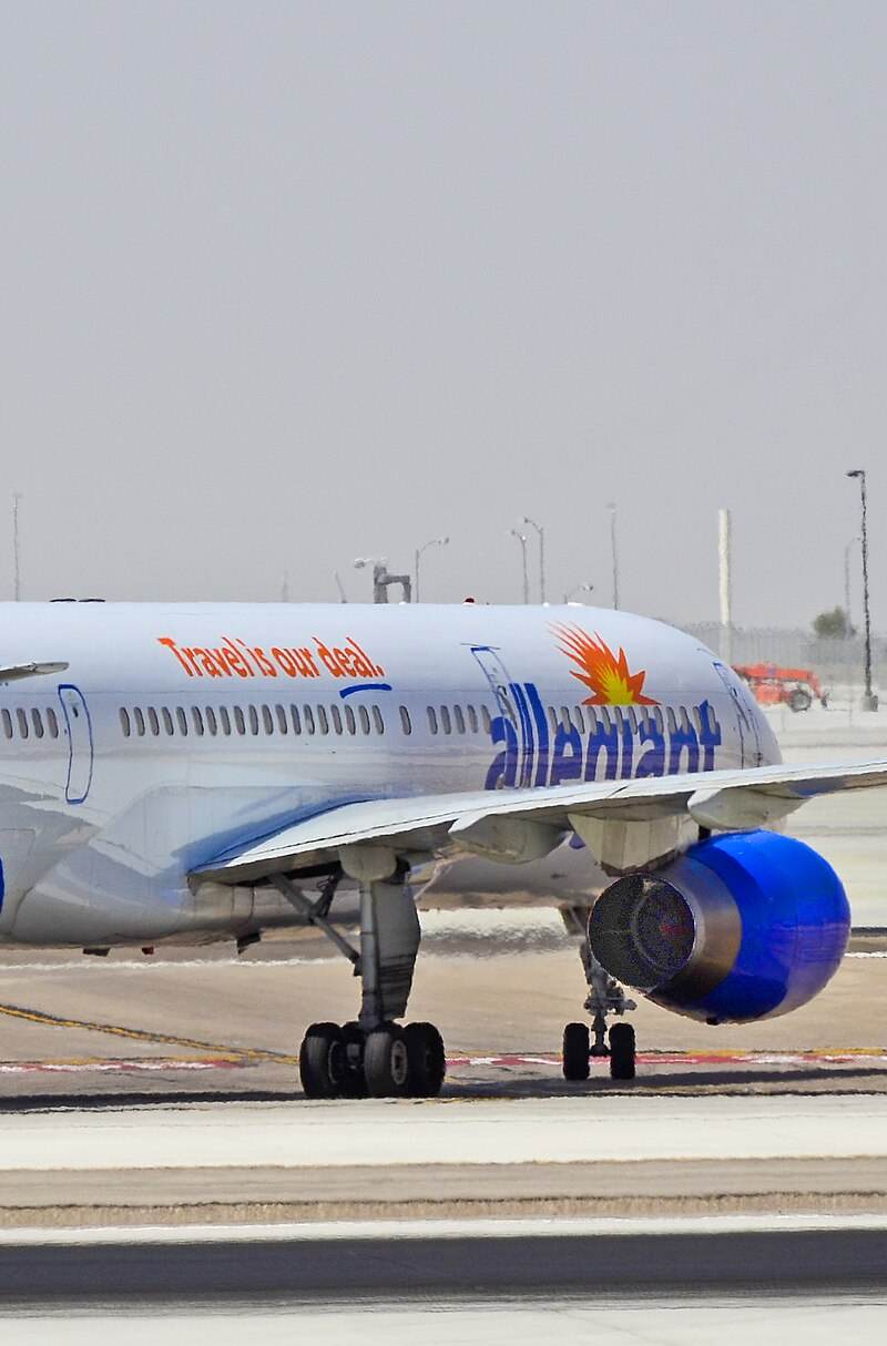 N902NV - Twin-engine aircraft