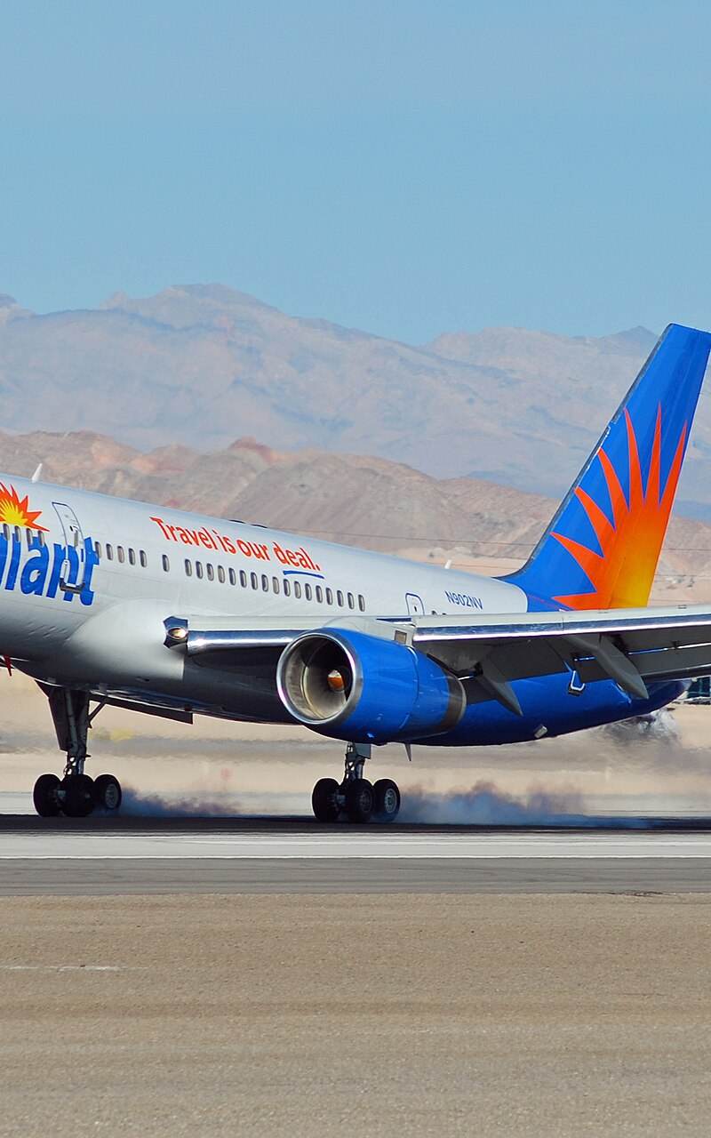 N902NV - Twin-engine aircraft